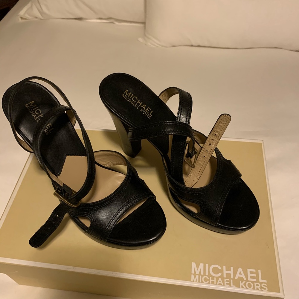 Michael kors shoes - Picture 5 of 5